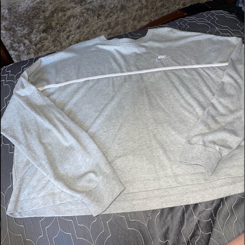 Nike Top - Picture 3 of 5